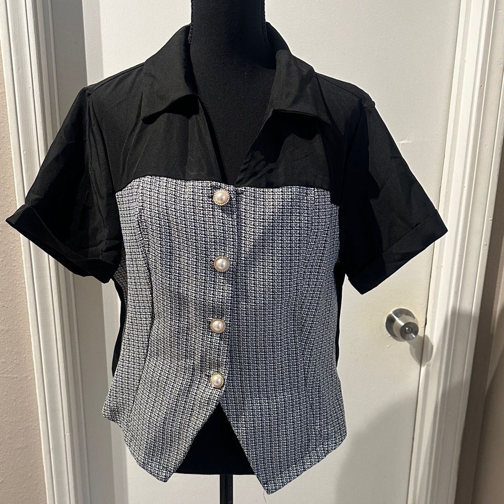 SHEIN Black and White Button-Up Blouse